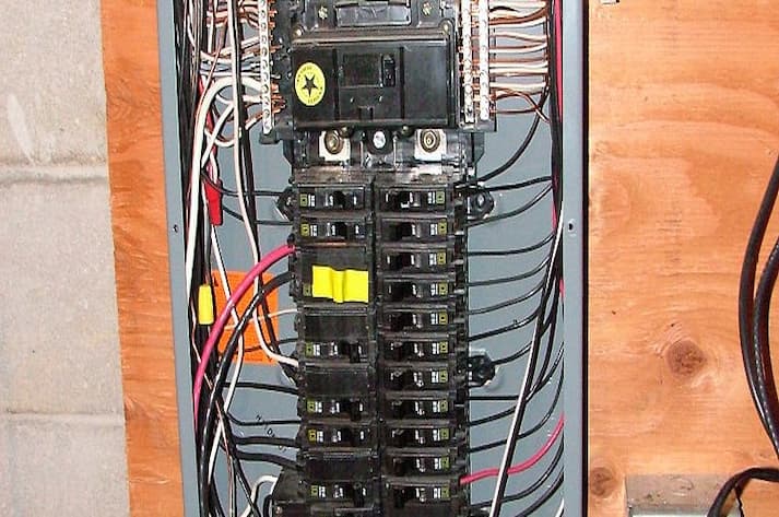 Panel Listrik